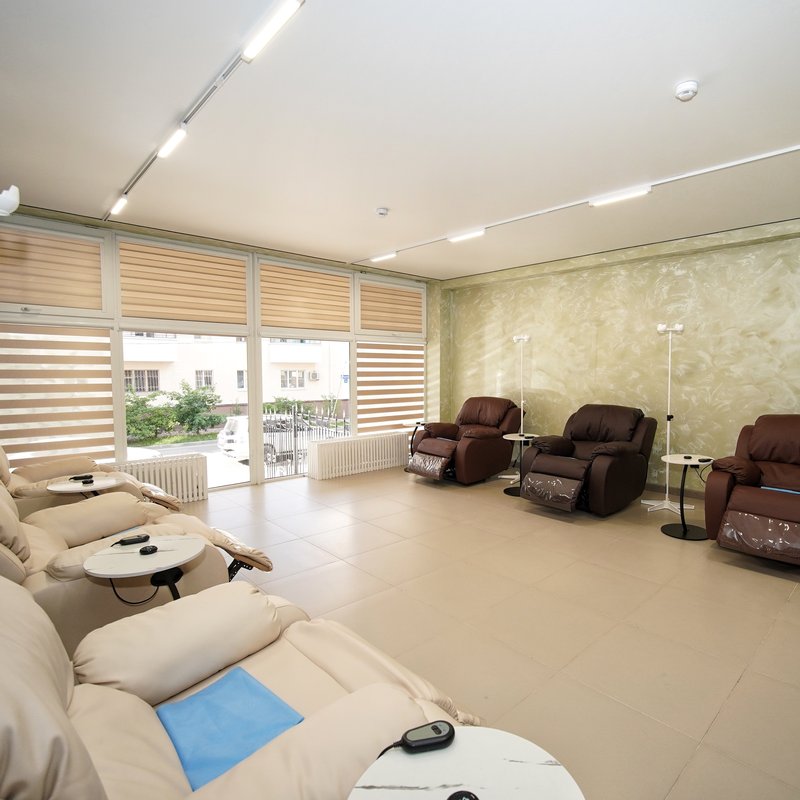 Процедурная с капельницами в клинике Synapse Clinic